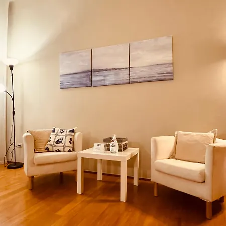 Greige Apartment La Spezia